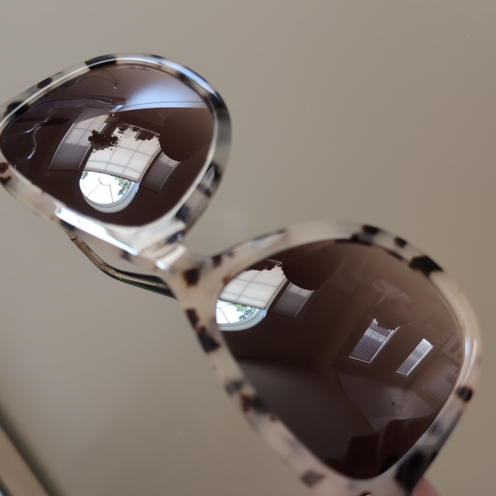 Krewe sunglasses Simone Oyster Black 24k Plated, Like New No Box - Picture 5 of 6